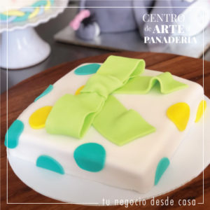 BÁSICO DE FONDANT - PASTEL DE CELEBRACIÓN